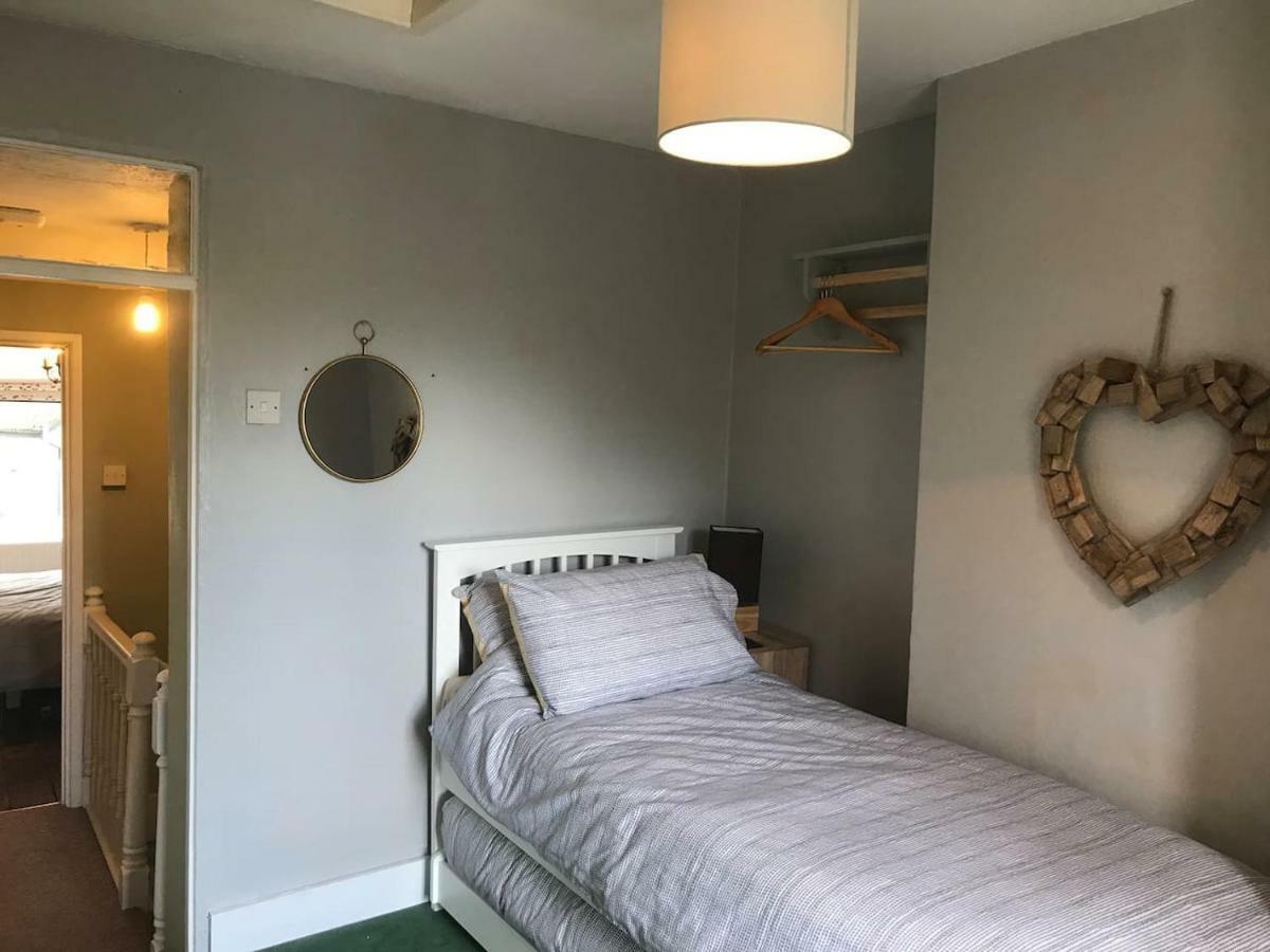 Ham Tree Cottage Trowbridge Extérieur photo
